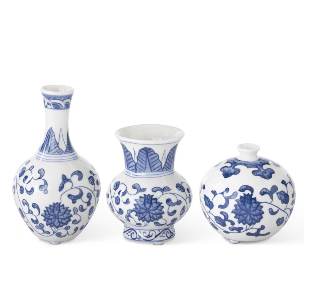 BLUE & WHITE CHINOISERIE MINI BUD VASES