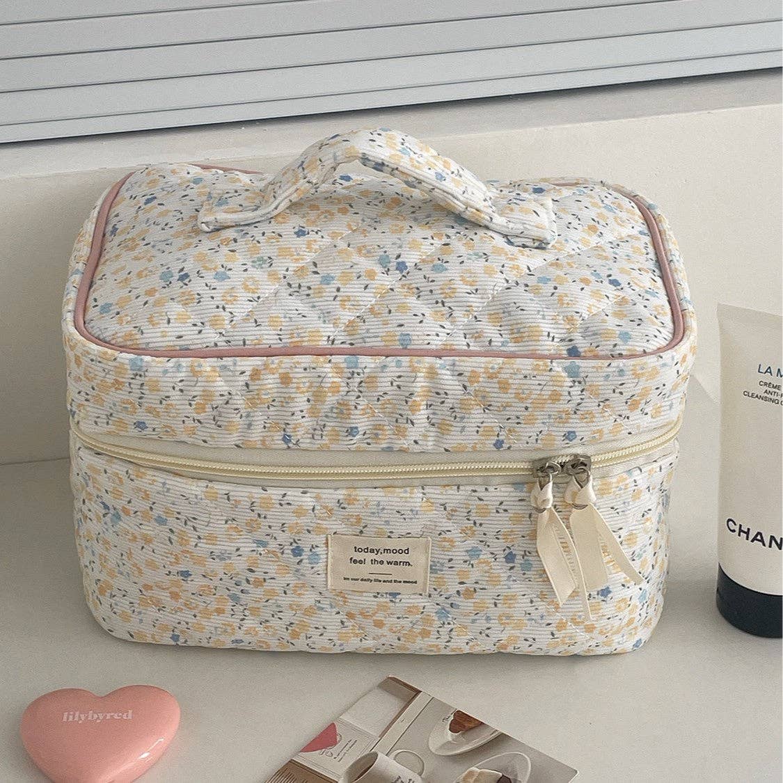 Cute Corduroy Flower Print Travel Makeup Bag DP25H560