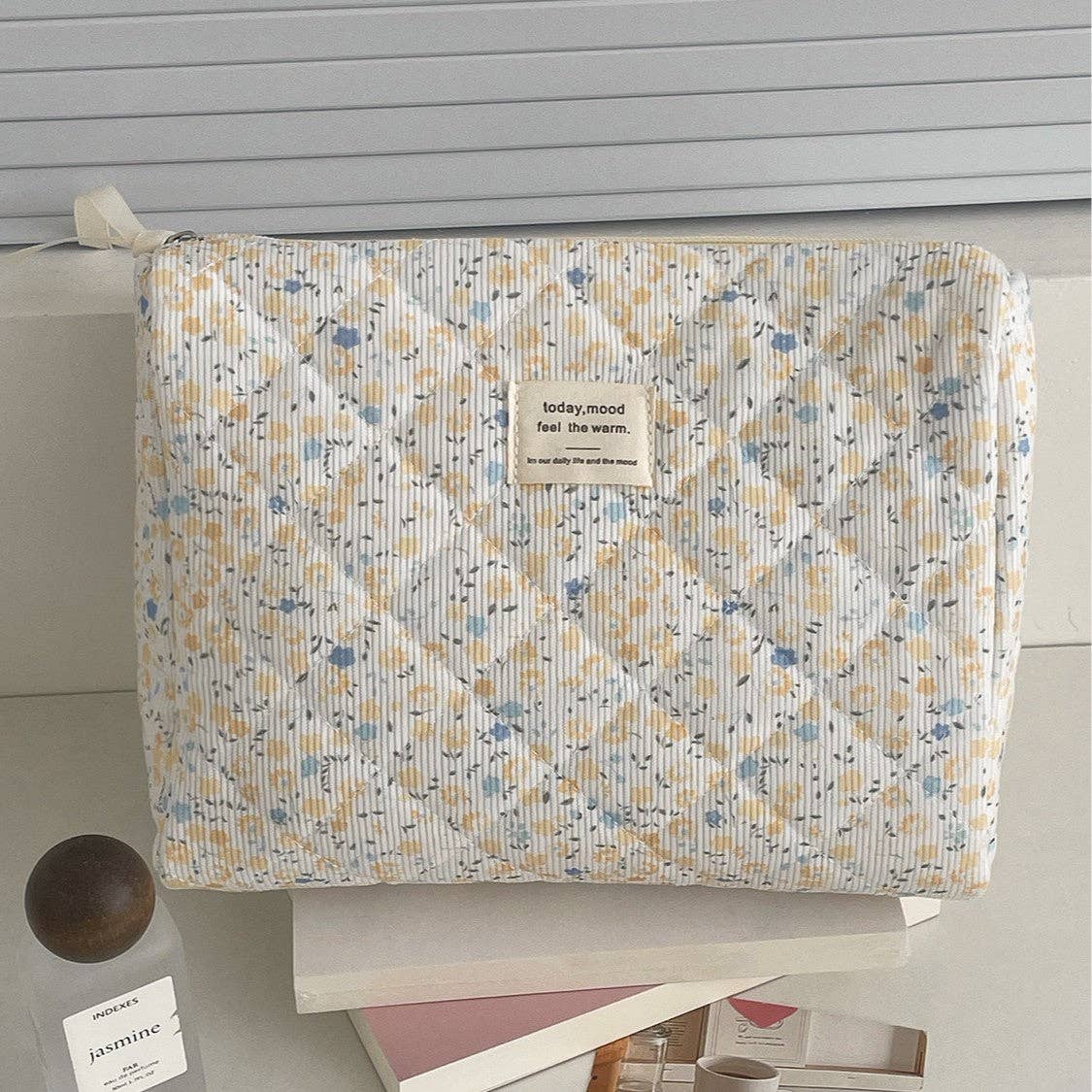 Cute Corduroy Flower Print Travel Makeup Bag DP25H560