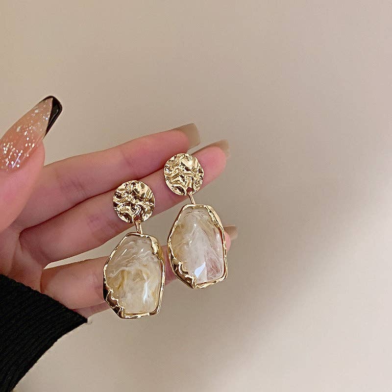 Vintage Gold Irregular Crystal Drop Earrings DP25D822