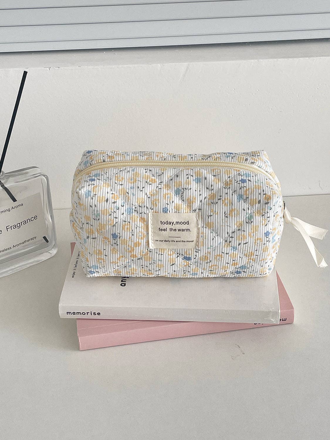 Cute Corduroy Flower Print Travel Makeup Bag DP25H560